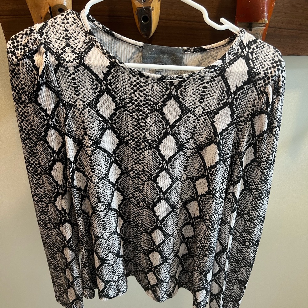 Stylish Black and Cream Women's Top